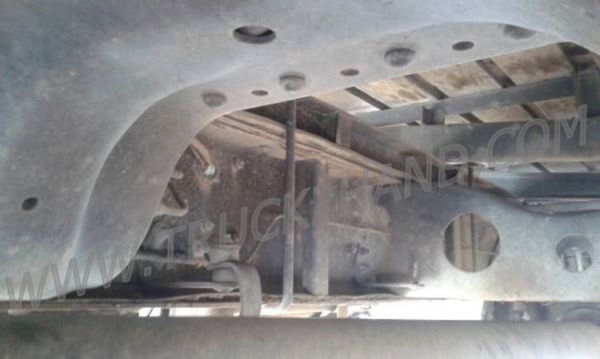 HINO 6 ล้อ FF  พื้นเรียบ  6 สูบ เครื่อง 195 แรงม้า สภาพพร้อมใช้