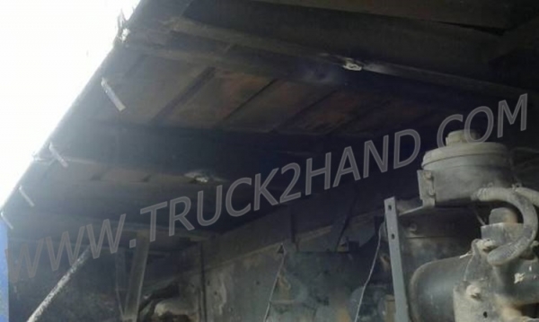 HINO 6 ล้อ FF  พื้นเรียบ  6 สูบ เครื่อง 195 แรงม้า สภาพพร้อมใช้