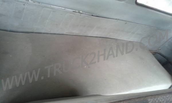 HINO 6 ล้อ FF  พื้นเรียบ  6 สูบ เครื่อง 195 แรงม้า สภาพพร้อมใช้