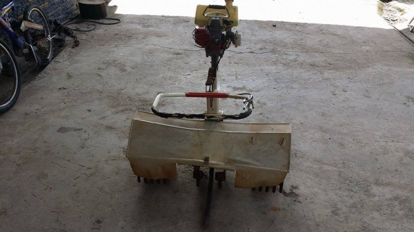 เครื่องกำจัดวัชพืชในร่องข้าว 3 แถว เก่าญี่ปุ่น ขนาดกระทัดรัด ใช้งานงานได้สะดวก เครื่องกำจัดวัชพืชในร่องข้าว 3 แถว เก่าญี่ปุ่น ขนาดกระทัดรัด ใช้งานงานได้สะดวก