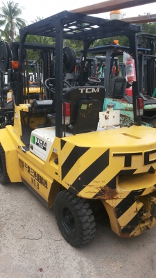 ขาย TCM FD25 ขนาด 2.5 ton น้ำมันดีเซล เกียร์ ออโต้