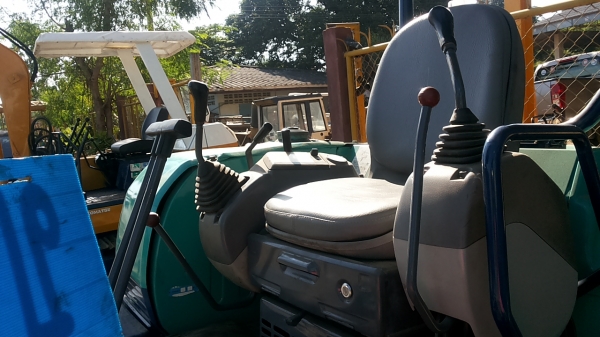 ขายรถขุดแบ็คโฮ. KOBELCO. sk030  ( มี VDO การทำงานของระบบ ให้ชม )รถเก่านอก สภาพพร้อมใช้ มีเอกสารแจ้งจำหน่าย