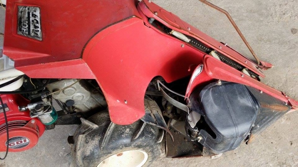 รถเกี่ยวข้าวเดินตามแบบมัดข้าวในตัว  HONDA เก่าญี่ปุ่น สภาพดี เครื่องพร้อมใช้งาน