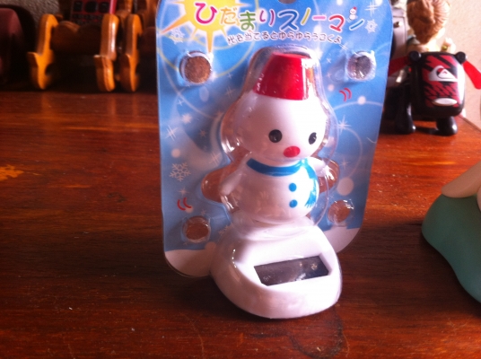 (มีVDO ให้ดู) ตุ๊กตาหิมะ ขยับตัวและหัวได้โยนทิศทางตรงข้ามกันอย่างน่ารัก  ตั้งโชว์หน้ารถหน้าโต็ะดูเพลินดี