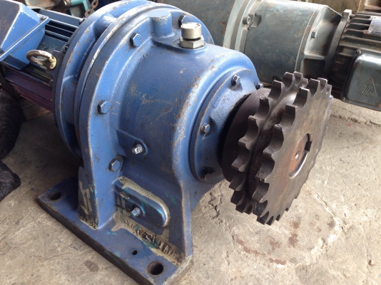 ขายมอเตอร์เกียร์ Sumitomo Cycro drive 7.5 HP. 380V อัตราทด 1:71 เพลาออกประมาณ 20 รอบต่อนาที สภาพสวย พร้อมใช้งาน ขายมอเตอร์เกียร์ Sumitomo Cycro drive 7.5 HP. 380V อัตราทด 1:71 เพลาออกประมาณ 20 รอบต่อนาที สภาพสวย พร้อมใช้งาน