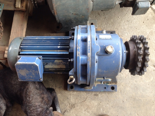 ขายมอเตอร์เกียร์ Sumitomo Cycro drive 7.5 HP. 380V อัตราทด 1:71 เพลาออกประมาณ 20 รอบต่อนาที สภาพสวย พร้อมใช้งาน ขายมอเตอร์เกียร์ Sumitomo Cycro drive 7.5 HP. 380V อัตราทด 1:71 เพลาออกประมาณ 20 รอบต่อนาที สภาพสวย พร้อมใช้งาน