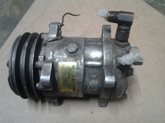 คอมแอร์รถตู้โตโต้า