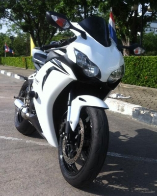 HONDA CRB1000 ปี 09 แต่งนิดหน่อย ทะเบียน กทม.พร้อมโอน HONDA CRB1000 ปี 09 แต่งนิดหน่อย ทะเบียน กทม.พร้อมโอน