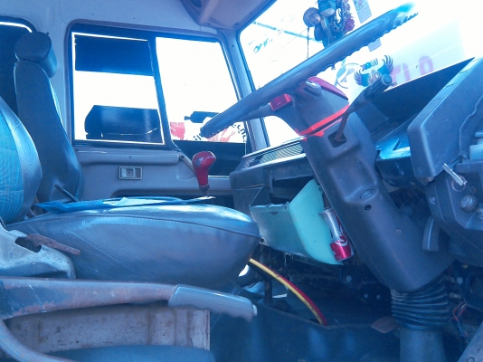 ขาย 10ล้อ 2เพลา FN527 M-TC พื้นเรียบลดอีกครับ  ราคา  695,000ต่รองกันได้