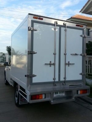 รถต่อตู้เย็น. รถต่อตู้เย็น.