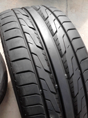 245/35R20 TOYO DRB ( MADE IN JAPAN ) สวยๆ ไม่มีปะ ปี 2012  มี 1 เส้น TEL.081-427-3941