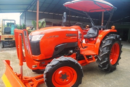 ขายรถไถ Kubota L 4708 (4WD) พร้อมดันหน้าและโรตารี1.8ตราช้าง เครื่องแน่นๆ