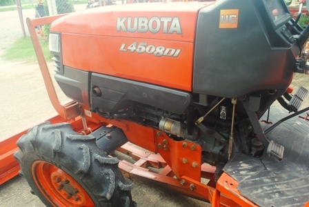 ขายรถไถ Kubota L 4508 DI (4WD) พร้อมดันหน้าช้างและโรตารี1.8 เครื่องแน่นๆรถไร่ สีเดิม สีเดิมครับ