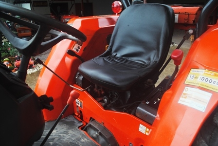 ขายรถไถ Kubota L 4508 DI (4WD) พร้อมดันหน้าช้างและโรตารี1.8 เครื่องแน่นๆรถไร่ สีเดิม สีเดิมครับ