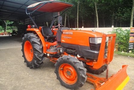 ขายรถไถ Kubota L 4508 DI (4WD) พร้อมดันหน้าช้างและโรตารี1.8 เครื่องแน่นๆรถไร่ สีเดิม สีเดิมครับ ขายรถไถ Kubota L 4508 DI (4WD) พร้อมดันหน้าช้างและโรตารี1.8 เครื่องแน่นๆรถไร่ สีเดิม สีเดิมครับ