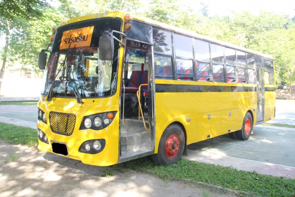 รถวิ่งรับส่งนักเรียน ขนาดเล็ก
