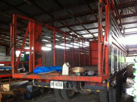 ขาย ISUZU 2 เพลา ( ไม่ดั๊ม ) เครื่อง 6WA1 ( 360 แรง ) กระบะเนียม คัสซีใหญ่