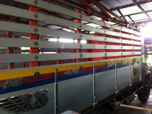 ขาย ISUZU 2 เพลา ( ไม่ดั๊ม ) เครื่อง 6WA1 ( 360 แรง ) กระบะเนียม คัสซีใหญ่