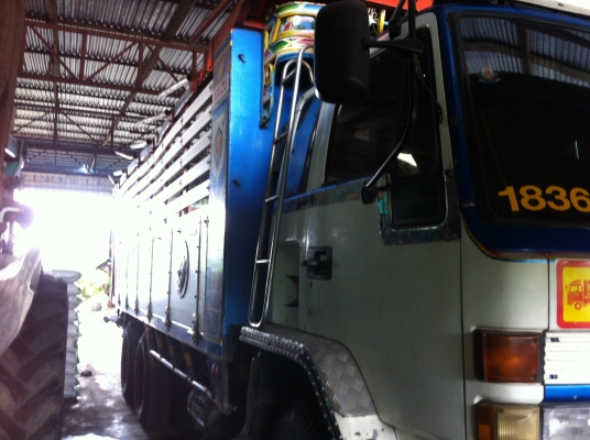 ขาย ISUZU 2 เพลา ( ไม่ดั๊ม ) เครื่อง 6WA1 ( 360 แรง ) กระบะเนียม คัสซีใหญ่