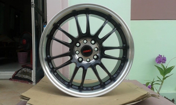 ขายล้อแม็กใหม่ re30 17"x7" et38 4 รู 100/114.3 สีเทาดำ เบ้าเงาขอบเงา สนใจติดต่อเล็กคลองสามครับ 081-3747940 ขายล้อแม็กใหม่ re30 17"x7" et38 4 รู 100/114.3 สีเทาดำ เบ้าเงาขอบเงา สนใจติดต่อเล็กคลองสามครับ 081-3747940