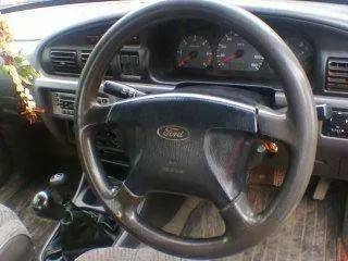 ขายฟอร์ดโฟร์วิลสี่ประตูงามๆ