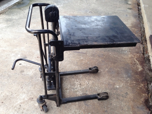 ขายรถลิฟท์ยกของ O.P.K. made in Japan รับน้ำหนักได้ 200 kg. ยกได้สูง 80 cm. สภาพสวย พร้อมใช้งาน