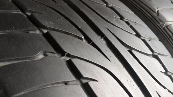 DUNLOP LM703 205/45/17 ปี12 สภาพสวย ดอกหนา DUNLOP LM703 205/45/17 ปี12 สภาพสวย ดอกหนา