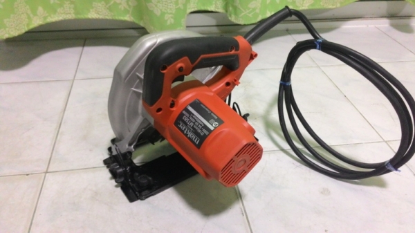 ขายเลื่อยวงเดือน 7 นิ้ว maktec  mt583  สภาพพร้อมใช้งานครับ