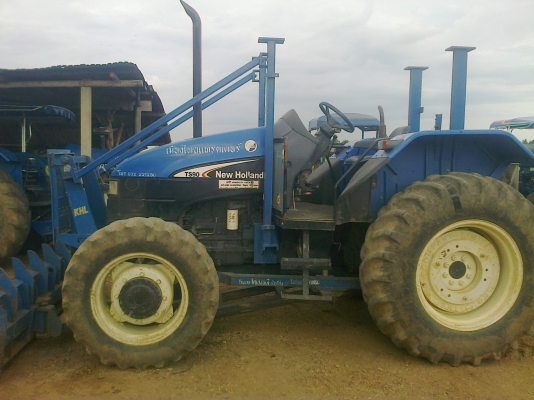 สวยเหมือนใหม่NEWHOLLAND TS90กรองใหญ่ ปี07รถ2990ช.ม แท้ๆสนใจ0810076640