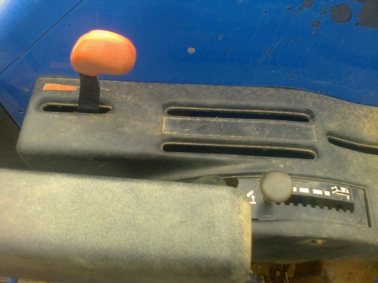 สวยเหมือนใหม่NEWHOLLAND TS90กรองใหญ่ ปี07รถ2990ช.ม แท้ๆสนใจ0810076640