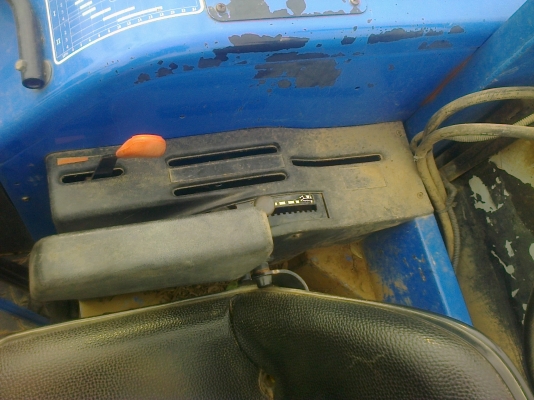 สวยเหมือนใหม่NEWHOLLAND TS90กรองใหญ่ ปี07รถ2990ช.ม แท้ๆสนใจ0810076640