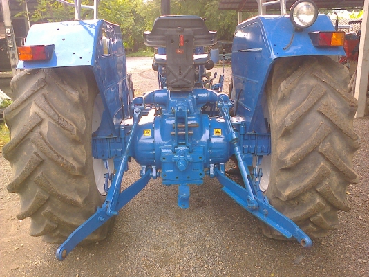 ขายรถฟอร์ด  6610  คานคาโล่  2  เพลา  ดันหน้า  หาง  3  สวยพร้อมไช้  เอกสารซื้อขาย