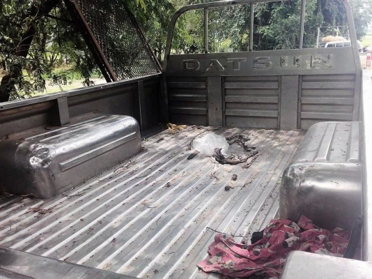 ขาย กระบะเลส RN   5ขอ และ  เลส B2500 5ขอ