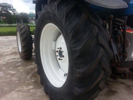 นิวฮอลแลนด์ 8160 ขนาด 6 สูบ