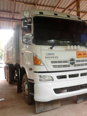 รถอีซูซุ 10 ล้อดั้ม 344 แรงม้า. ปี 57  ( รถวิ่ง  38,xxx กม. )  สนใจติดต่อ 081 - 6079515