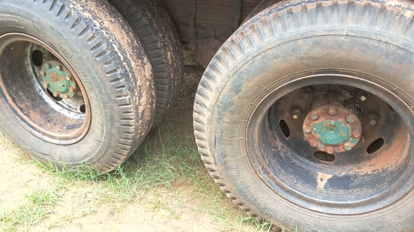 ***ขายแล้วครับขอบคุณ Truck2hand ขาย10ล้อ2เพลาดั้ม"หลงโบ" MITSU FN527M-TF1981 6D16 Bo 220HP ใส่ตาเหลี่ยม เครื่องเดิมๆ แรงดี มีเยิ้มบ้าง ซีลคอหน้ามีซึม เกียร์ลาย 10สปีด ไม่หลุด ไม่หอน ช่วงล่าง เบรคใหญ่ เพลาใส่บุ๋มแล้ว คัสซีเดิมสวยใช้ได้ มีบวมซับบน