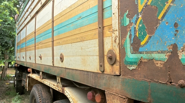 ***ขายแล้วครับขอบคุณ Truck2hand ขาย10ล้อ2เพลาดั้ม"หลงโบ" MITSU FN527M-TF1981 6D16 Bo 220HP ใส่ตาเหลี่ยม เครื่องเดิมๆ แรงดี มีเยิ้มบ้าง ซีลคอหน้ามีซึม เกียร์ลาย 10สปีด ไม่หลุด ไม่หอน ช่วงล่าง เบรคใหญ่ เพลาใส่บุ๋มแล้ว คัสซีเดิมสวยใช้ได้ มีบวมซับบน