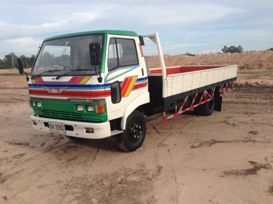 ขายรถ 6 ล้อ HINO KM เครื่อง 110 แรงม้า มีภาพวีดีโอ ทะเบียนแจ้ง ม.79 กระบะยาว 6 ม. กว้าง 2.37 เมตร เค
