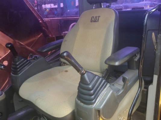 รถแบคโฮ CAT 320D