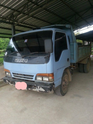 อีชุ NPR 120 ดั๊มฝาดำปี38เอฟหน้าหลังโลปลายเกียแรงยางสวยคัชชีสวยยางพร้อมใช้แอร์เย็น