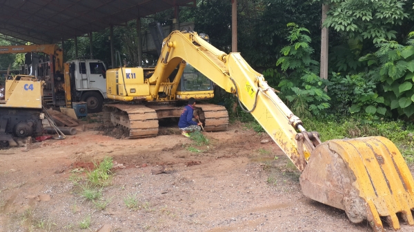 ขายรถแบคโฮ komatsu pc120-6 ลดเหลือ 1,xxx,xxx บาท