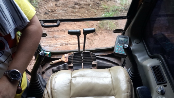 ขายรถแบคโฮ komatsu pc120-6 ลดเหลือ 1,xxx,xxx บาท