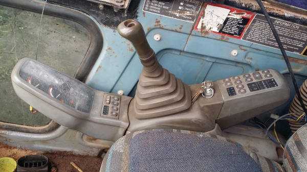 ขายด่วน หัวเก๋ง HITACHI EX 200-3 มีกล่อง= จอ =พร้อมสายไฟ  ขายแล้วครับ (ขอบคุณ พี่นันสตูส)