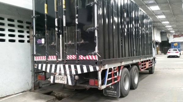 ขายด่วนครับ HINO 1J 220 แรง ตู้สิบบานครับ สวยๆพร้อมใช้เลยครับ เอกพร้อมโอน