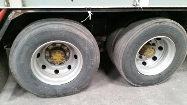 ขายด่วนครับ HINO 1J 220 แรง ตู้สิบบานครับ สวยๆพร้อมใช้เลยครับ เอกพร้อมโอน