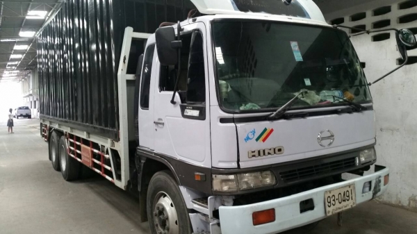ขายด่วนครับ HINO 1J 220 แรง ตู้สิบบานครับ สวยๆพร้อมใช้เลยครับ เอกพร้อมโอน