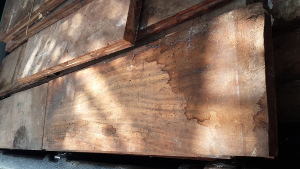 ขายไม้พื้นมะค่าหน้า10-12 ไม้เก่ารื้อมาจาก รร. ขายไม้พื้นมะค่าหน้า10-12 ไม้เก่ารื้อมาจาก รร.