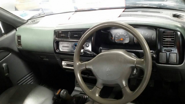 Mitsubishi Strada 2500 สวยๆ