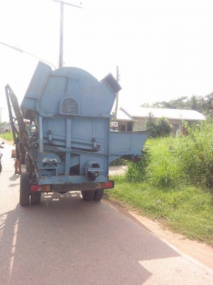 ขายรถรถสีข้าวเกษตรพัฒนาแปดฟุตรถหกล้อเครื่องฮิโน่หกสูบeh100