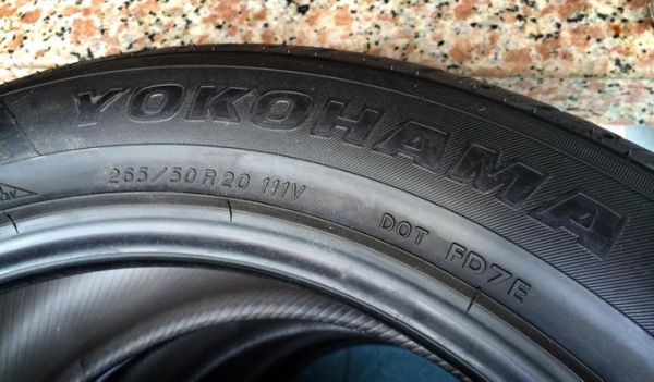 ยางyokohama parada MADE in japan 265/50/20 ดอกเต็ม  4เส้นถูกๆ ครับ